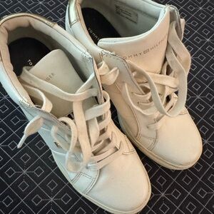 Tommy Hilfiger White Sneakers Classic High-Top Style